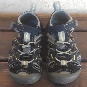 Black keens, toddler size 9